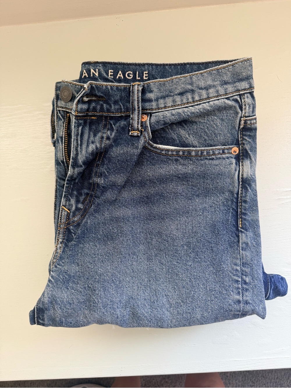 Three pairs of American Eagle Outfitters Men’s Vintage Wash Blue Straight Jeans